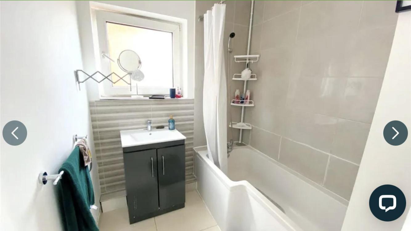 4 Bedroom Close To The Harry Potter And Junction Apartment *